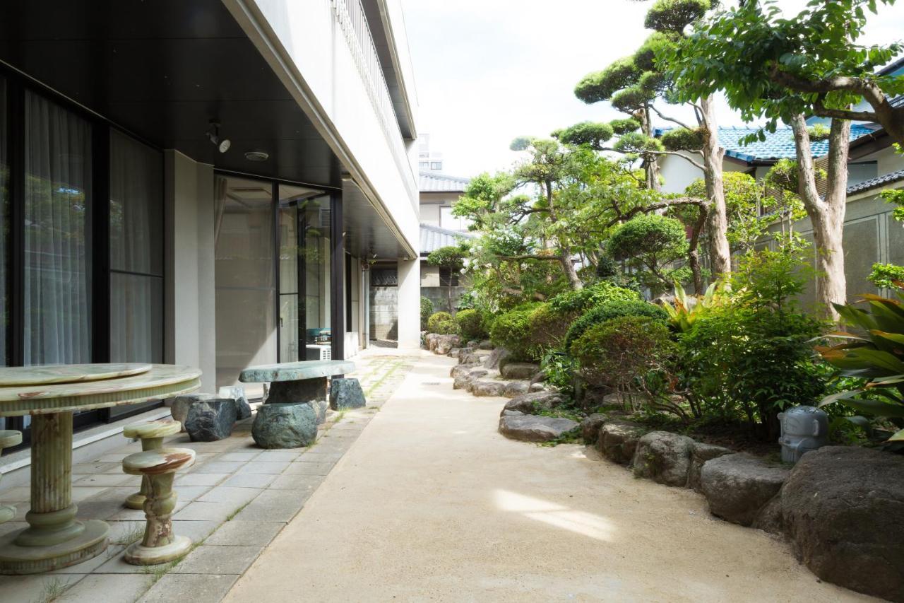 Guest House Hakozaki Garden Fukuoka  Eksteriør bilde